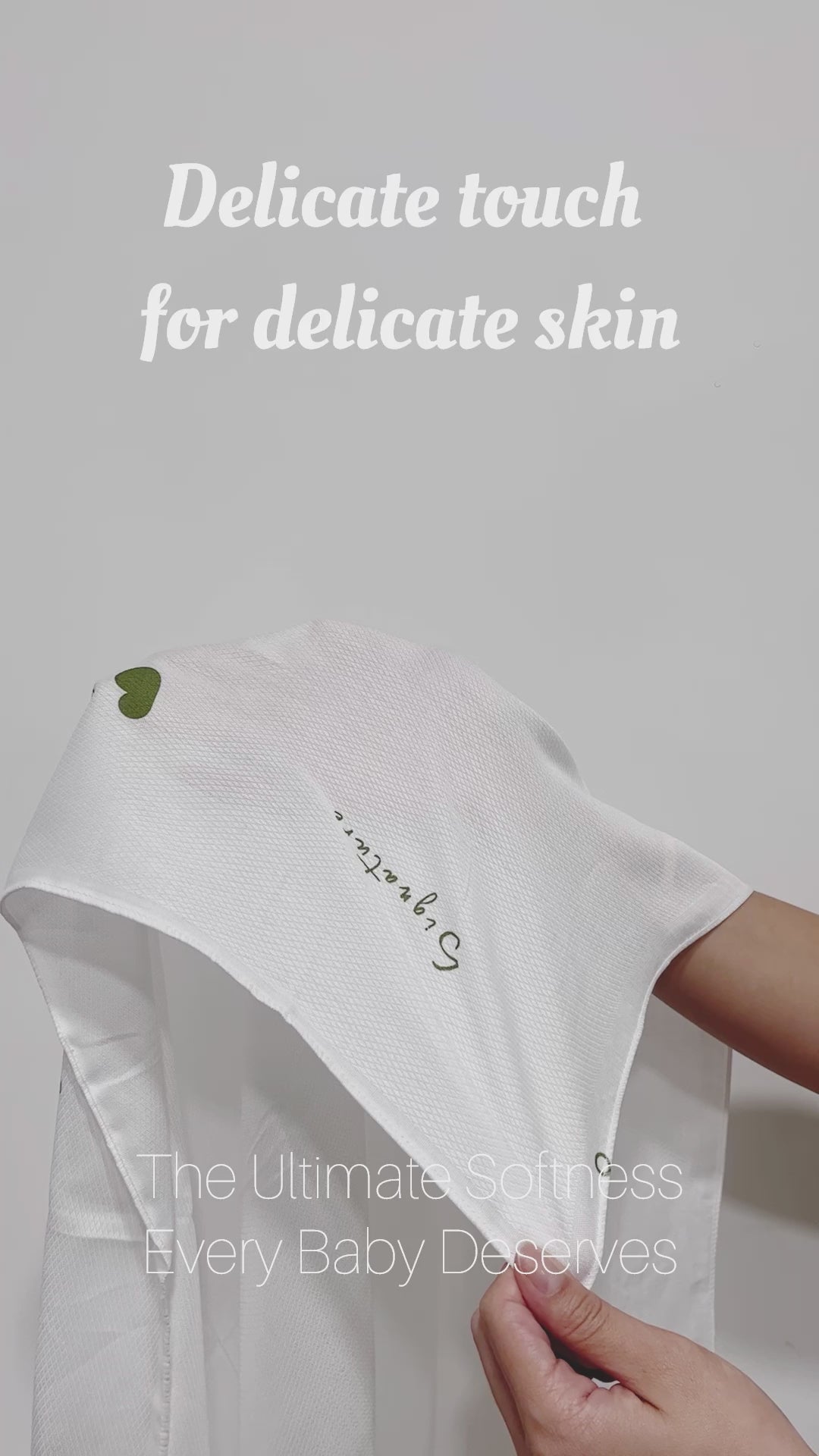 Load video: BambooBebe Signature Gauze Hankie - Pure