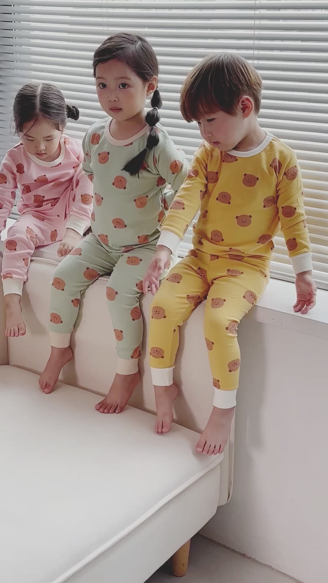 Load video: 몽실이